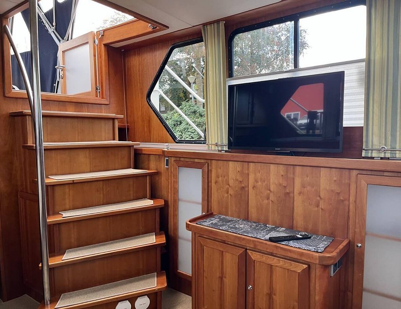 Motoryacht Siemer 42 AC Treppe