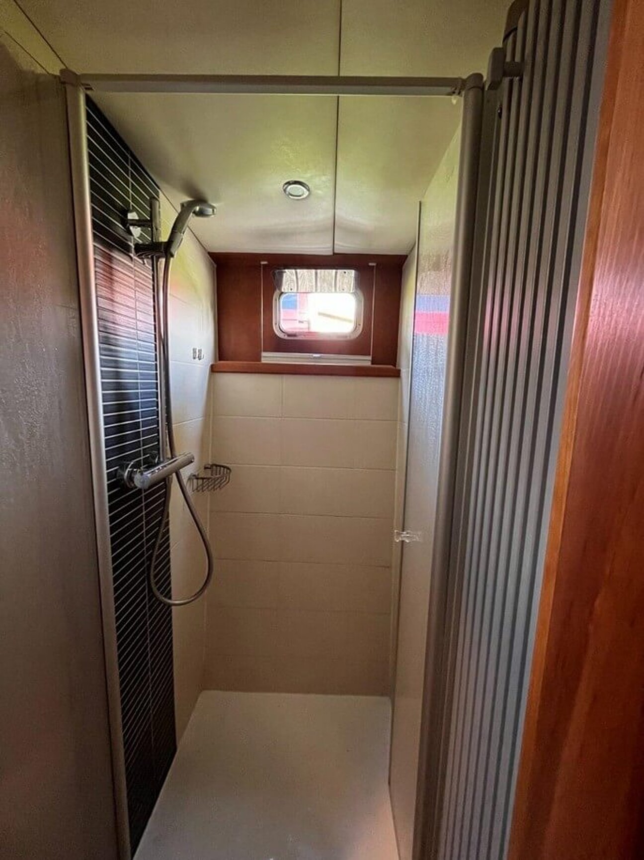 Motoryacht Siemer 42 AC Wohnbereich Bad