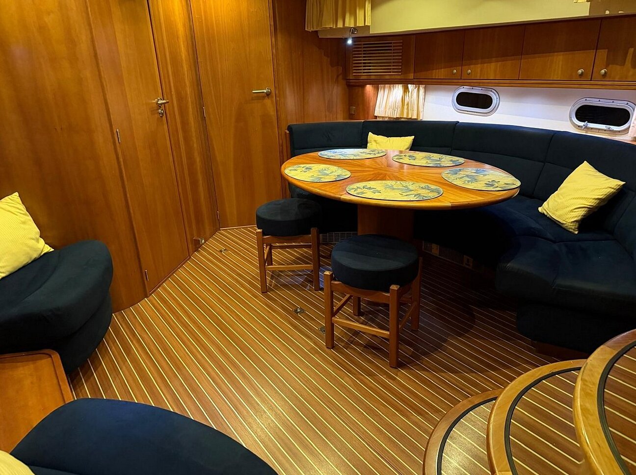 Motoryacht Elling E3 Spezial Wohnbereich