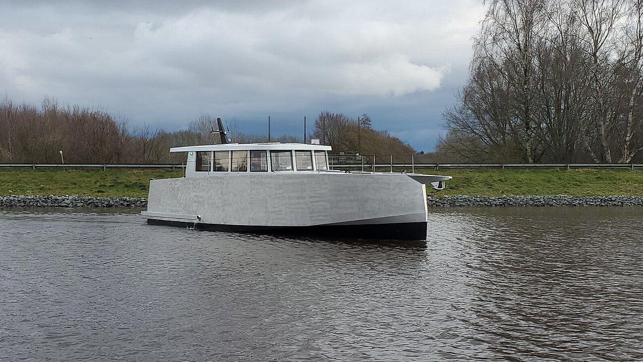 Siemer Aluminium Cruiser BM40 Sedan Halbgleiter Außen
