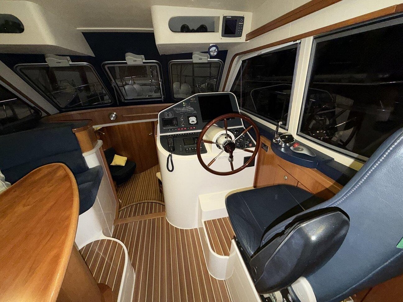 Motoryacht Elling E3 Spezial Steuerbereich