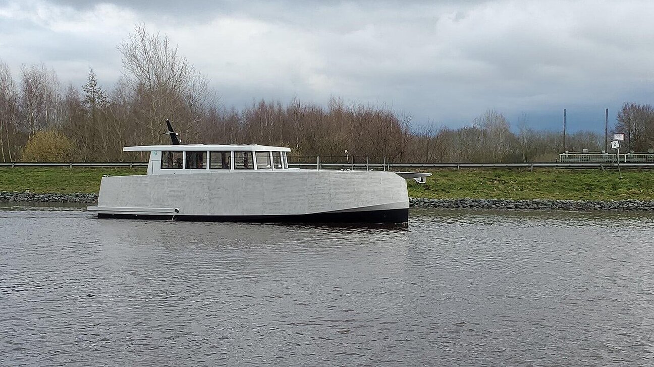 Siemer Aluminium Cruiser BM40 Sedan Halbgleiter Außen