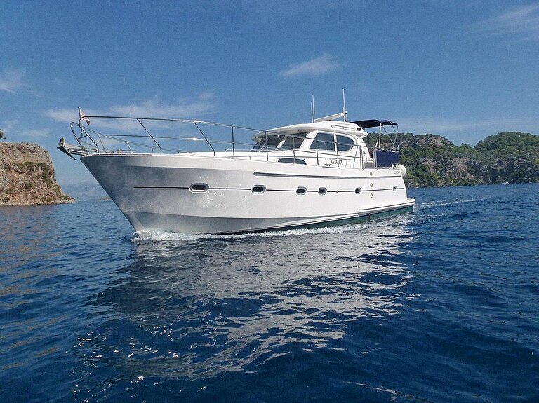 Motoryacht Elling E3 Spezial Außenaufnahme