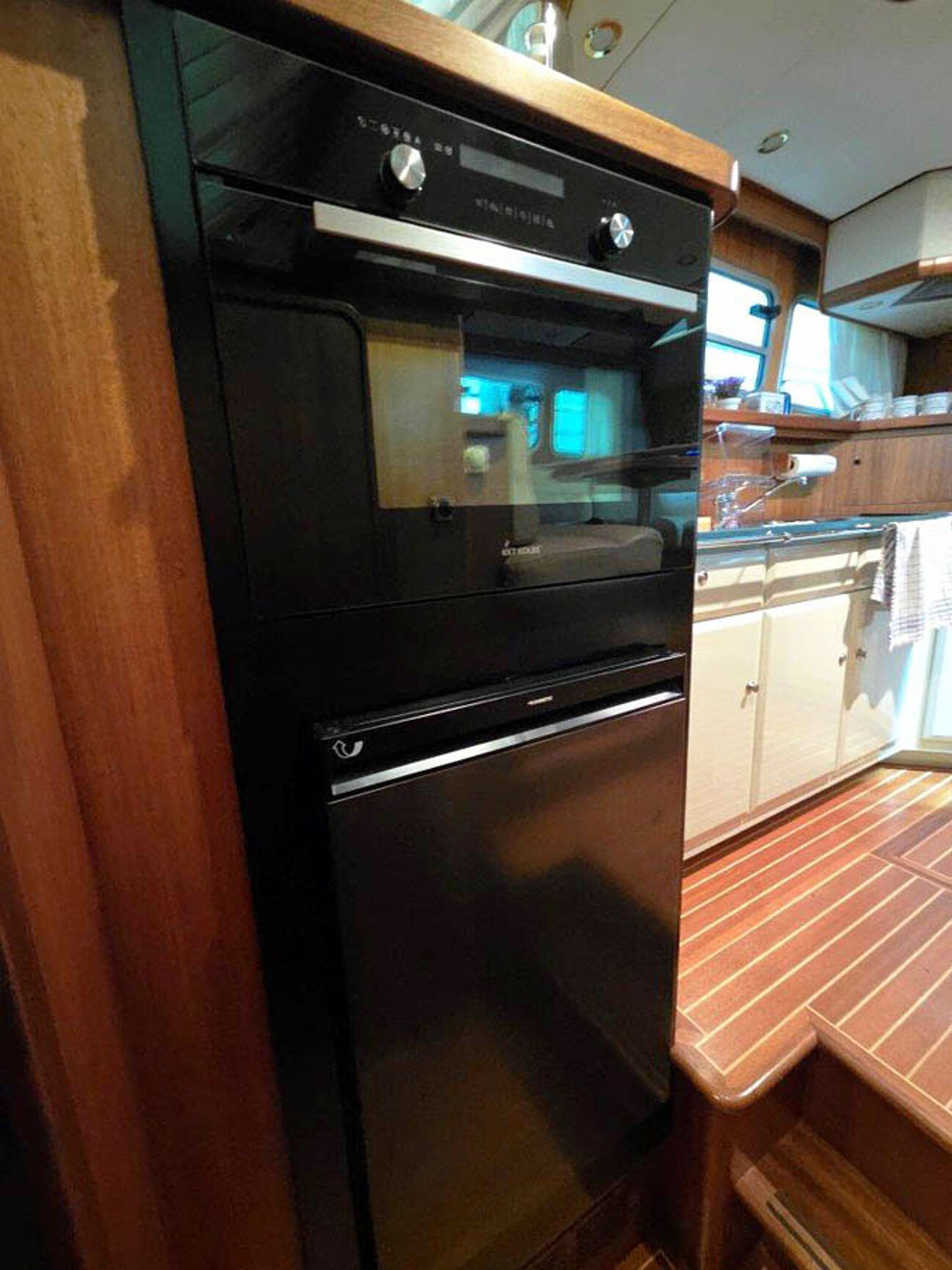Linssen Yacht Grand Sturdy 460 AC TWIN Backofen mit Kühlschrank