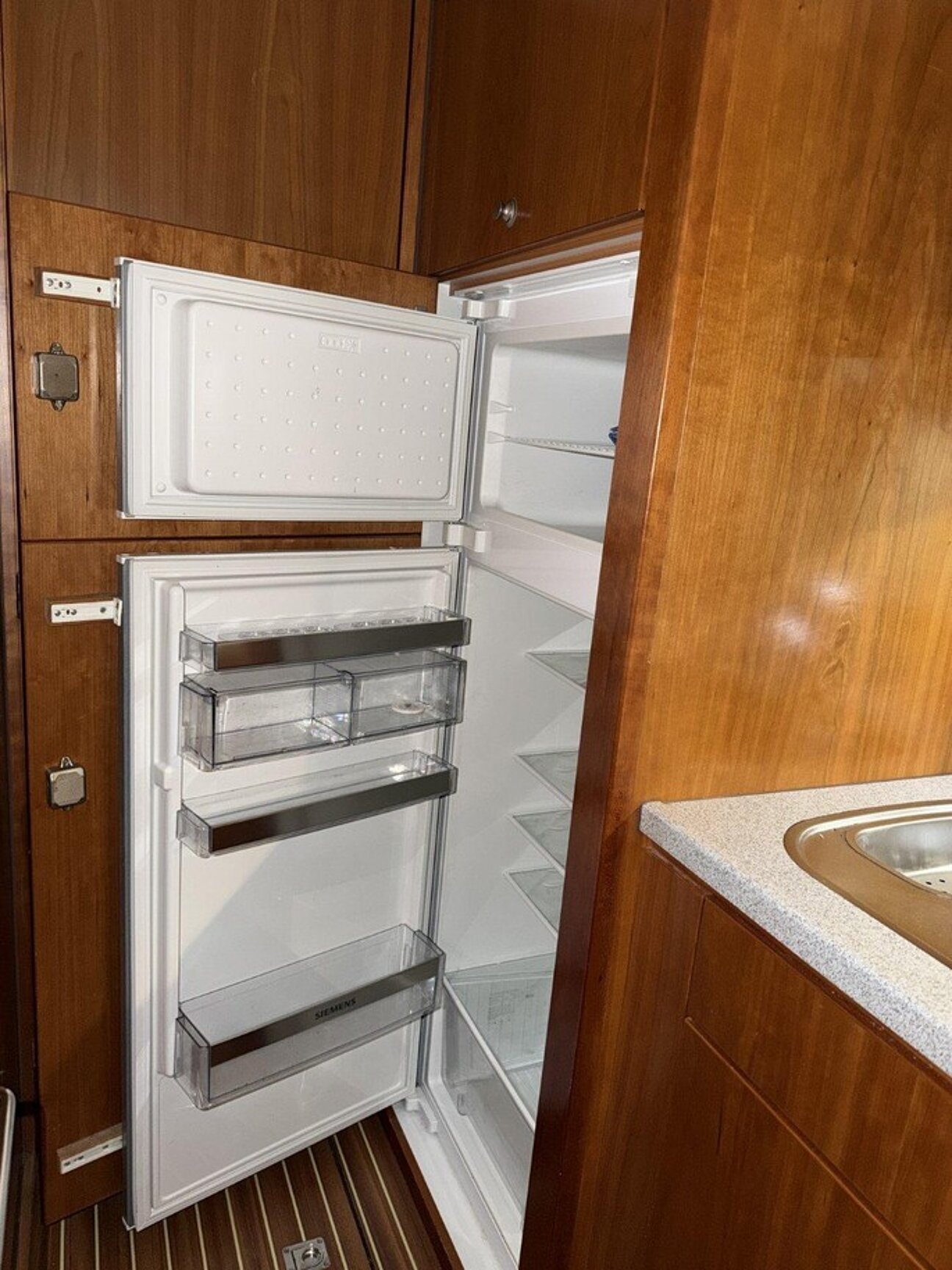 Motoryacht Elling E3 Spezial Kühlschrank