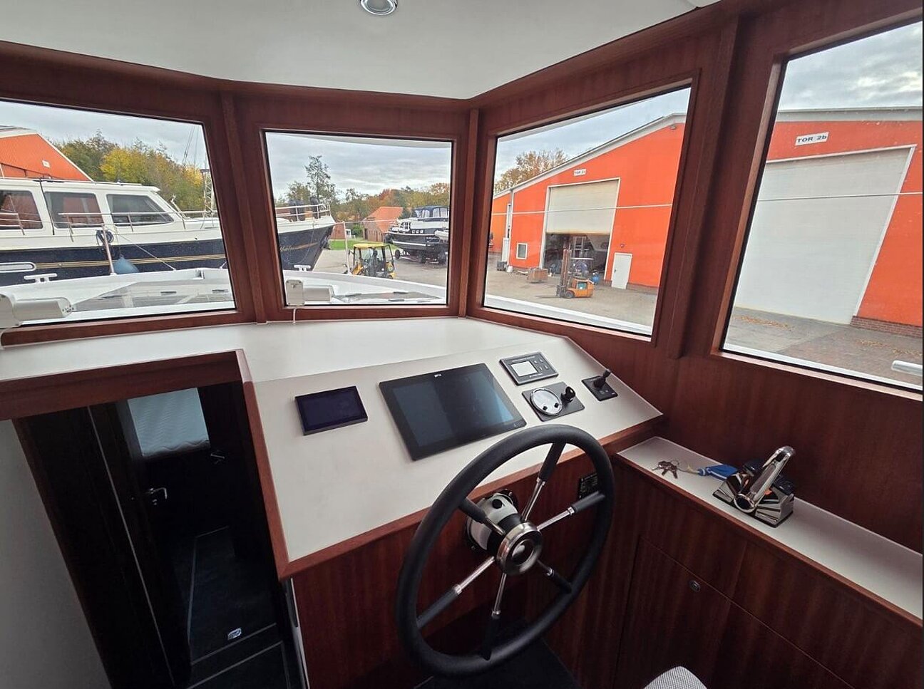 Siemer Aluminium Cruiser BM40 Sedan Halbgleiter Innen Steuer