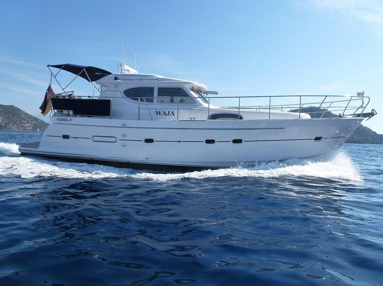 Motoryacht Elling E3 Spezial Außenaufnahme