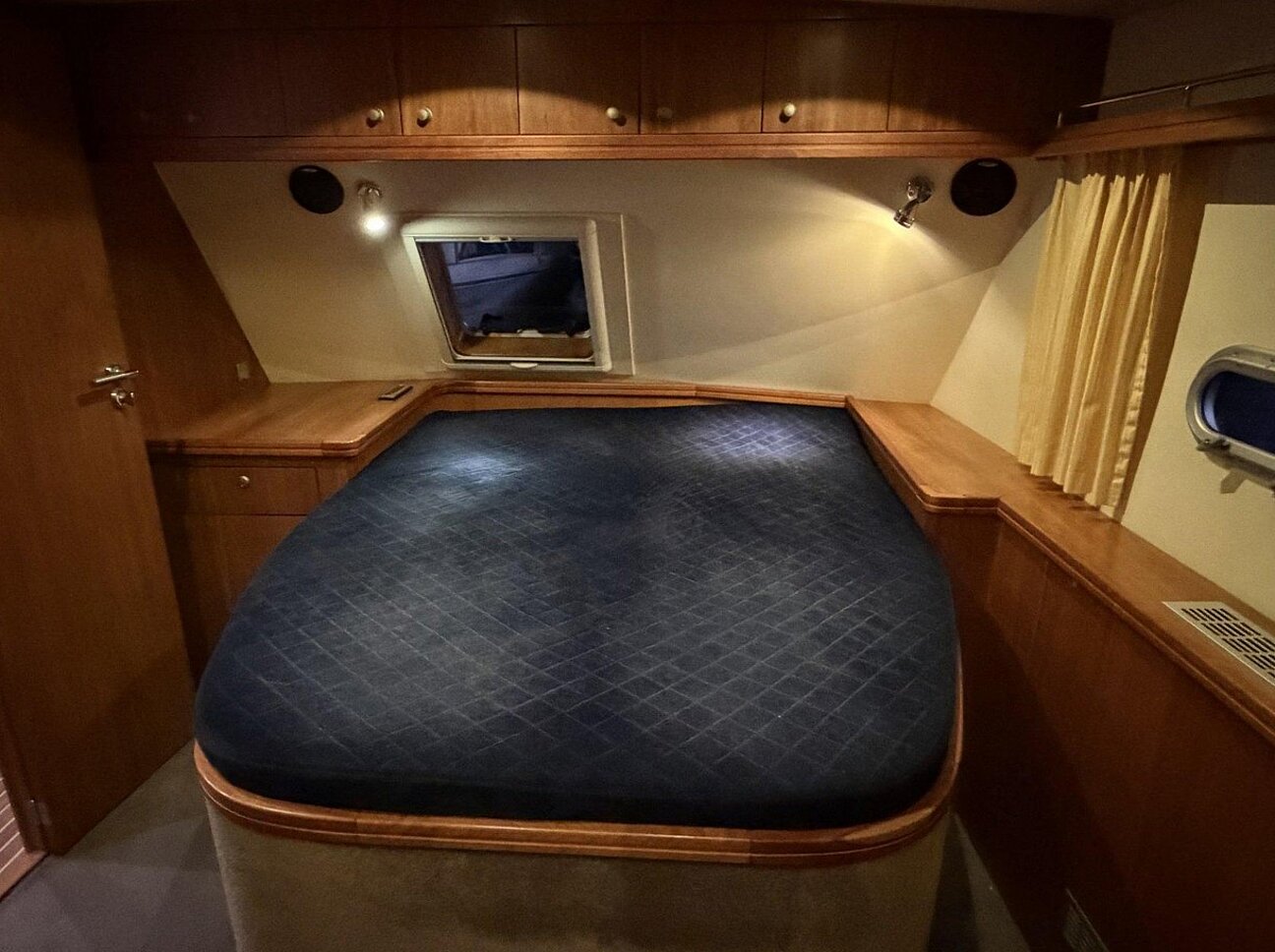 Motoryacht Elling E3 Spezial Schlafbereich