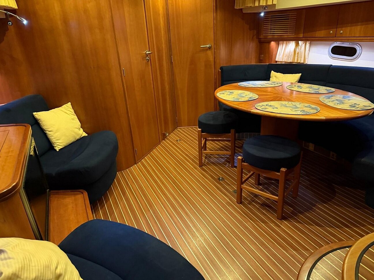 Motoryacht Elling E3 Spezial Wohnbereich