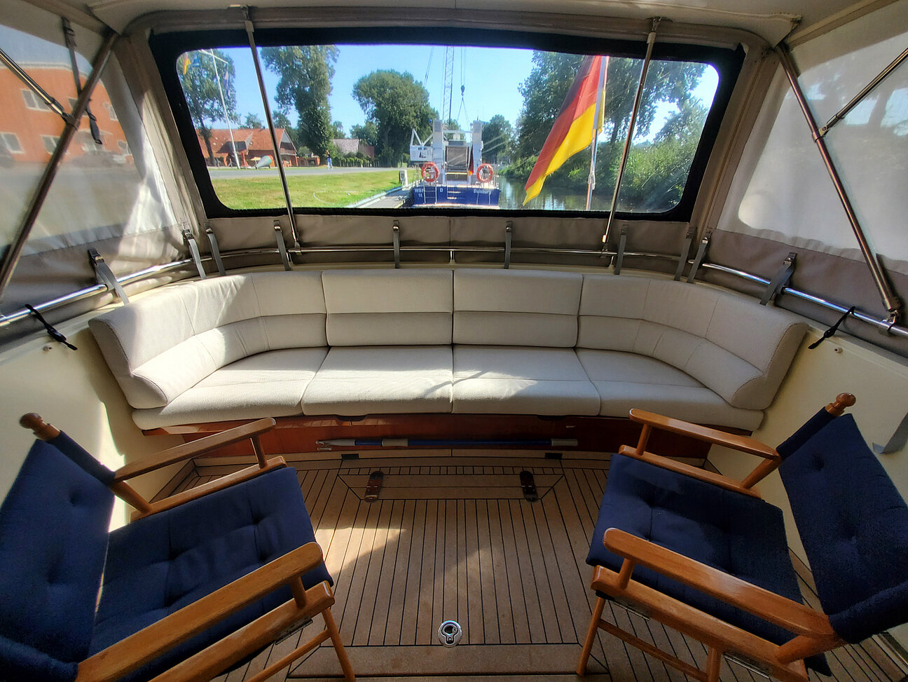 Tryvia 1300 GT Hardtop Innen