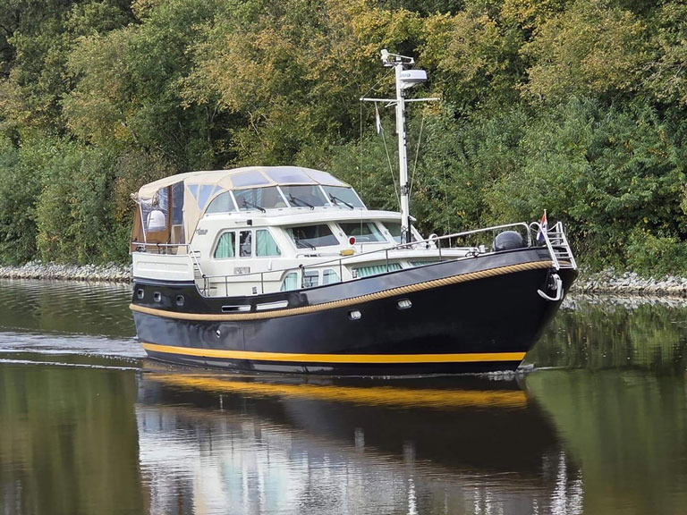 Linssen Yacht Grand Sturdy 460 AC TWIN im Wasser